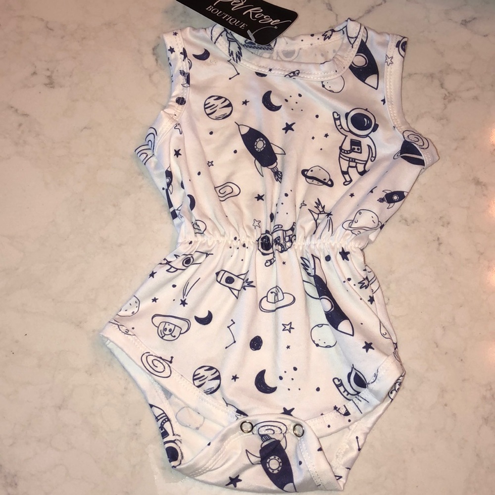 BNWT BABY ROMPER